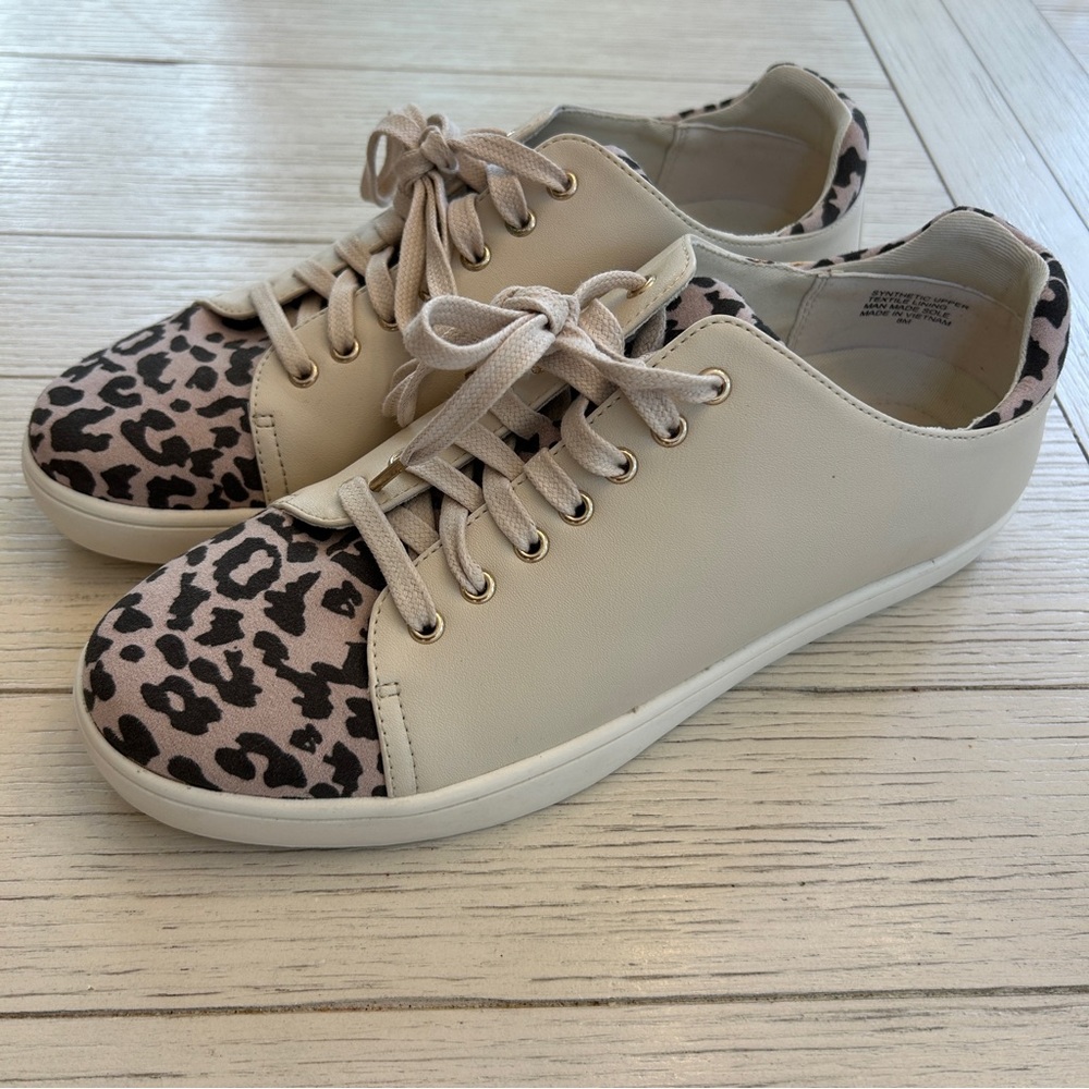 NWOT Ann Taylor Woman's Cream Faux Leather Leopard Print Sneakers Size 8